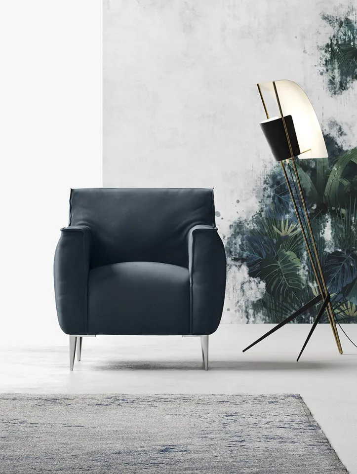 poltroncina design in piuma luna