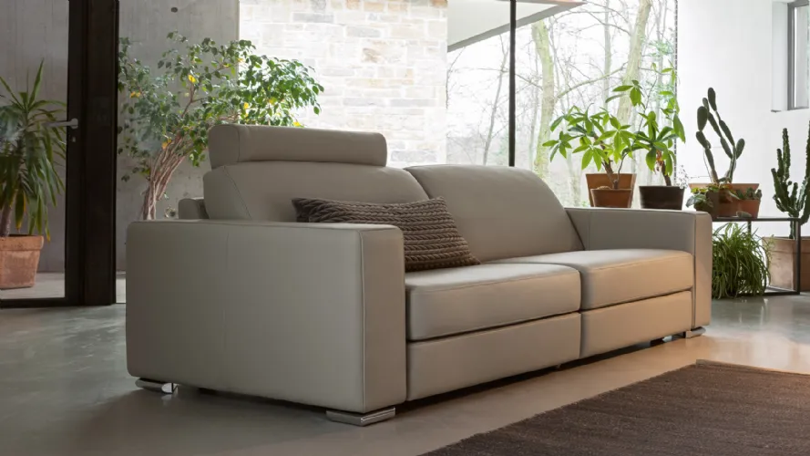 divano due posti in pelle chiara Dylan