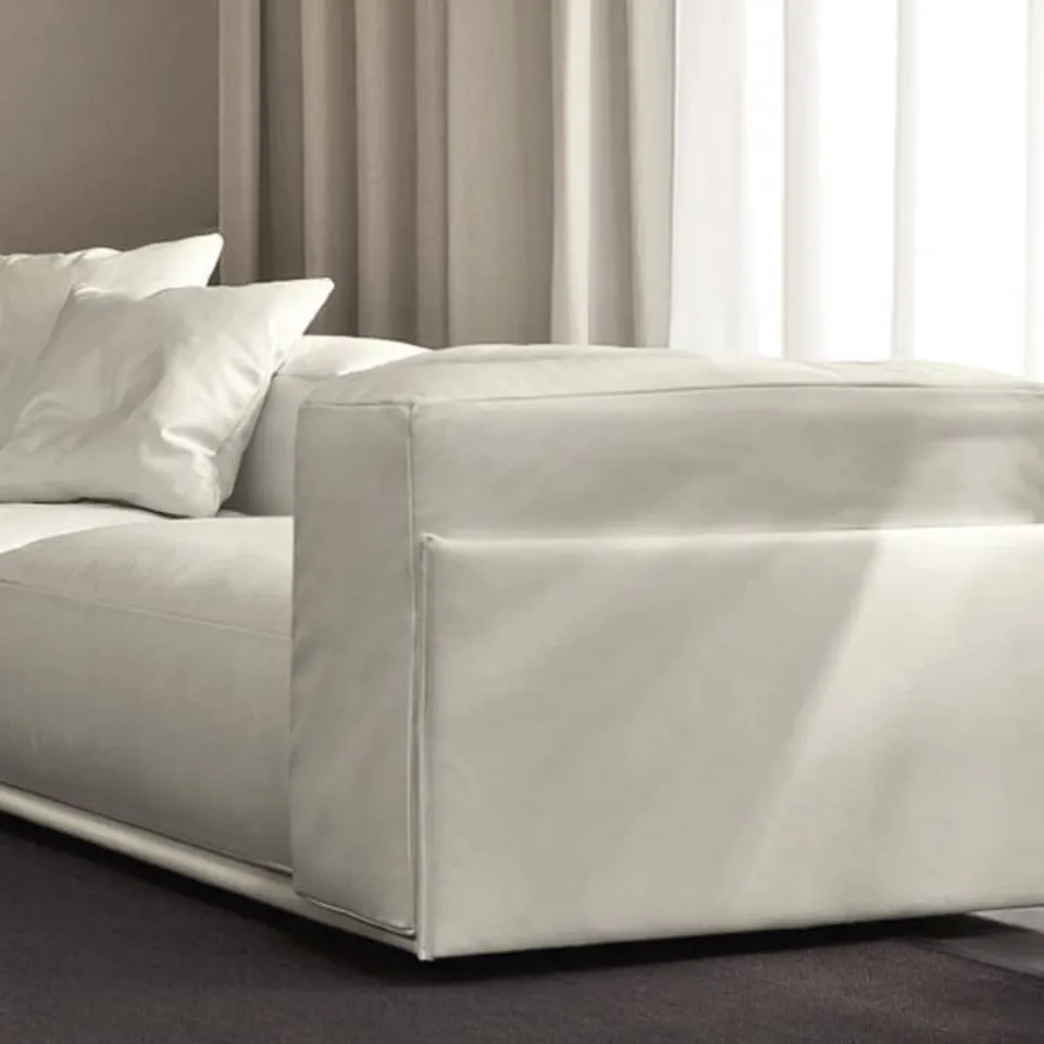 I divani in pelle bianca, o beige Doimo Salotti