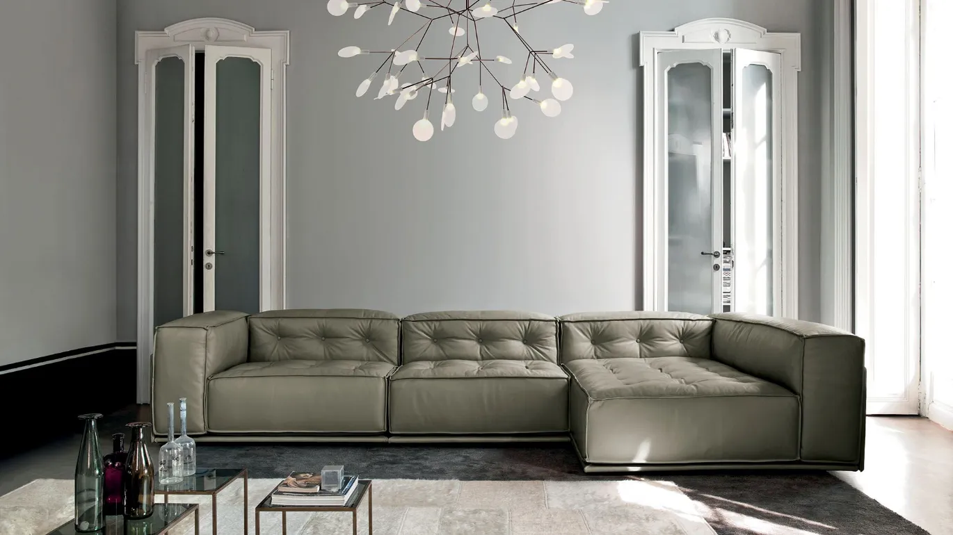 divano pelle azzurra con chaise longue Glamour