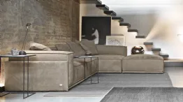 composizione angolare con pouf Roland